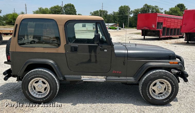 image for item OK9639 1994 Jeep Wrangler  SUV