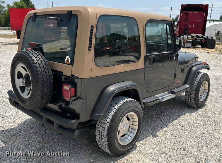 image for item OK9639 1994 Jeep Wrangler  SUV