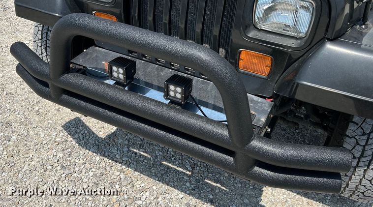 image for item OK9639 1994 Jeep Wrangler  SUV