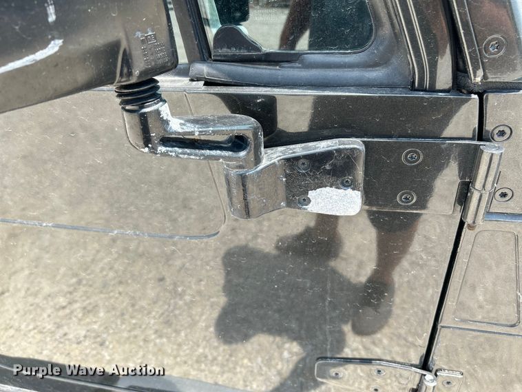 image for item OK9639 1994 Jeep Wrangler  SUV