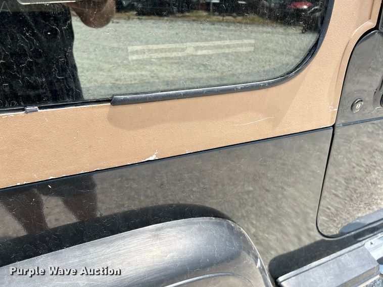 image for item OK9639 1994 Jeep Wrangler  SUV