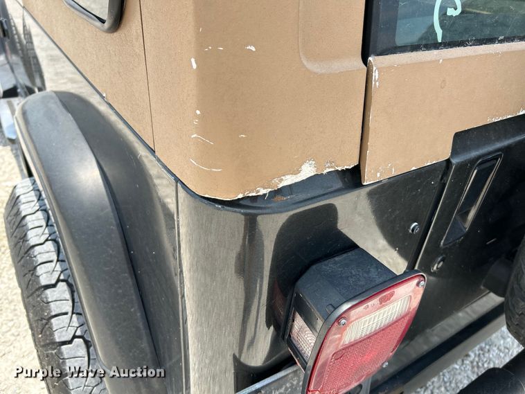 image for item OK9639 1994 Jeep Wrangler  SUV