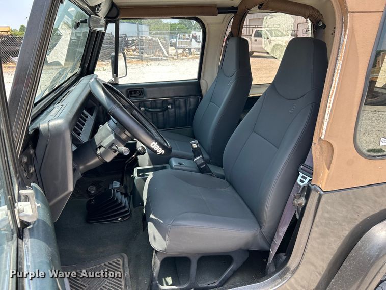 image for item OK9639 1994 Jeep Wrangler  SUV