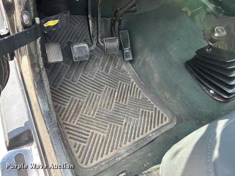 image for item OK9639 1994 Jeep Wrangler  SUV