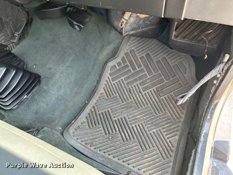 image for item OK9639 1994 Jeep Wrangler  SUV