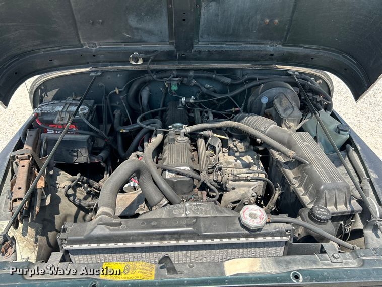 image for item OK9639 1994 Jeep Wrangler  SUV