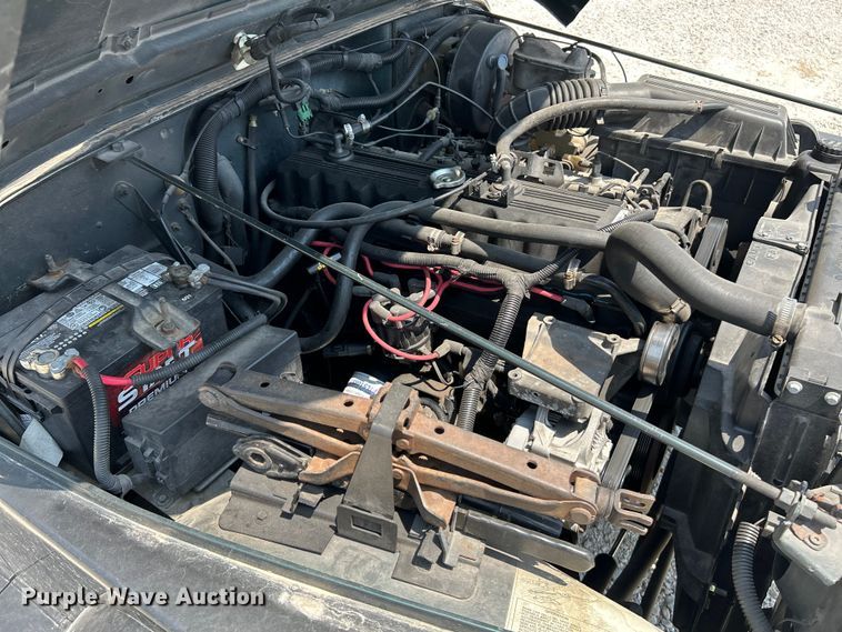 image for item OK9639 1994 Jeep Wrangler  SUV