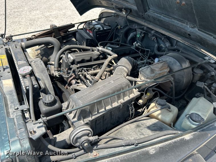 image for item OK9639 1994 Jeep Wrangler  SUV