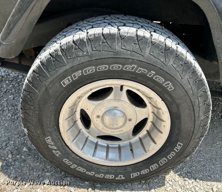 image for item OK9639 1994 Jeep Wrangler  SUV