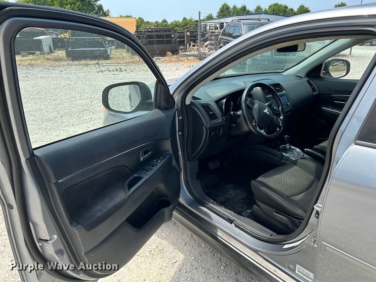 image for item OK9640 2016 Mitsubishi Outlander Sport  SUV