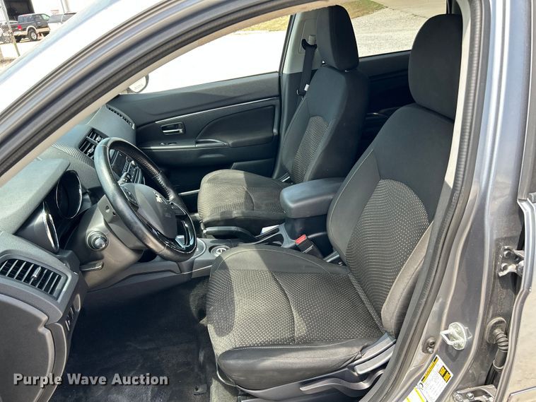 image for item OK9640 2016 Mitsubishi Outlander Sport  SUV