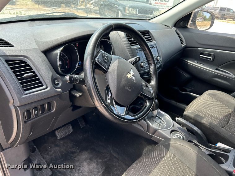 image for item OK9640 2016 Mitsubishi Outlander Sport  SUV