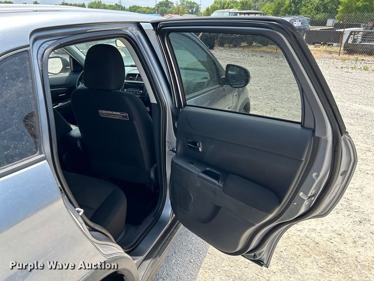 image for item OK9640 2016 Mitsubishi Outlander Sport  SUV