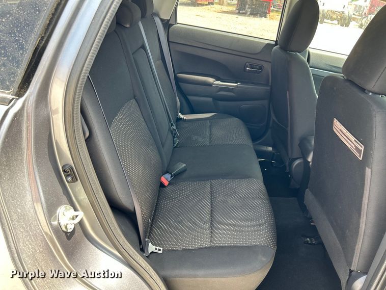 image for item OK9640 2016 Mitsubishi Outlander Sport  SUV