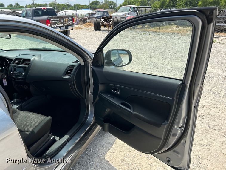 image for item OK9640 2016 Mitsubishi Outlander Sport  SUV