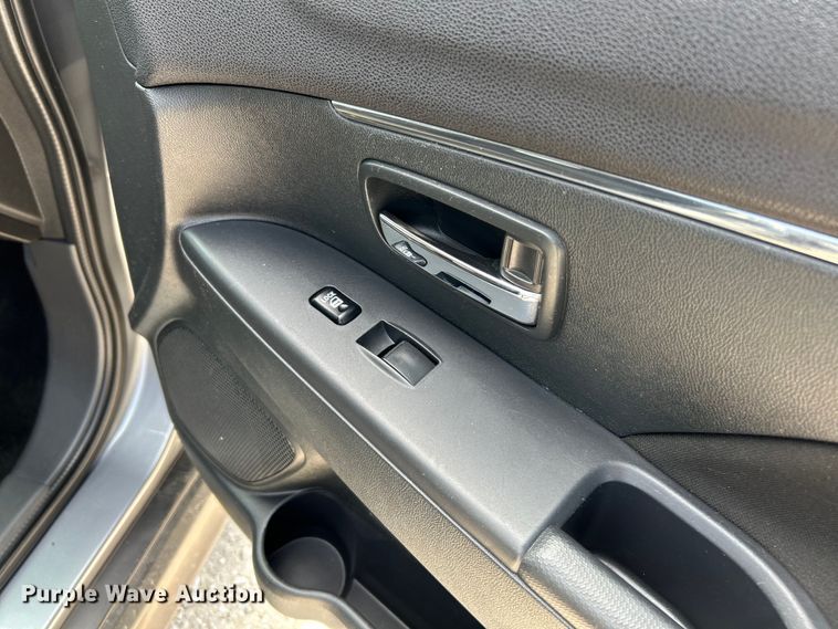 image for item OK9640 2016 Mitsubishi Outlander Sport  SUV