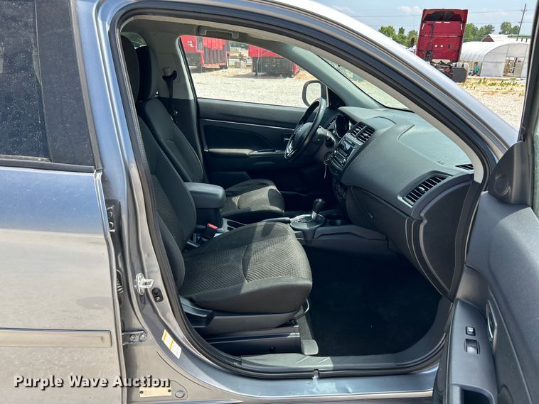 image for item OK9640 2016 Mitsubishi Outlander Sport  SUV