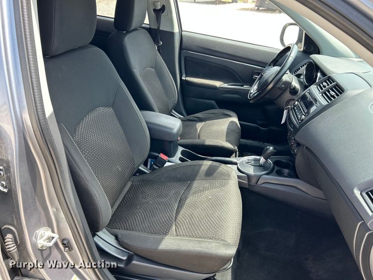 image for item OK9640 2016 Mitsubishi Outlander Sport  SUV