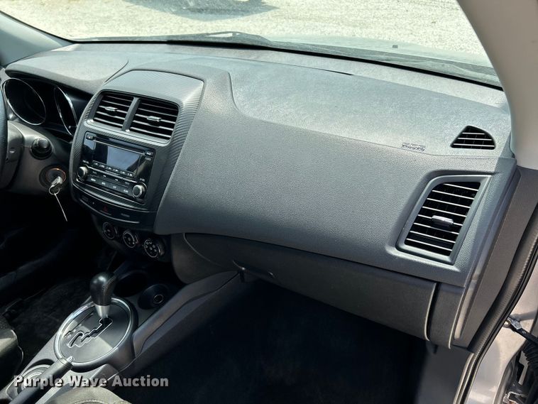 image for item OK9640 2016 Mitsubishi Outlander Sport  SUV