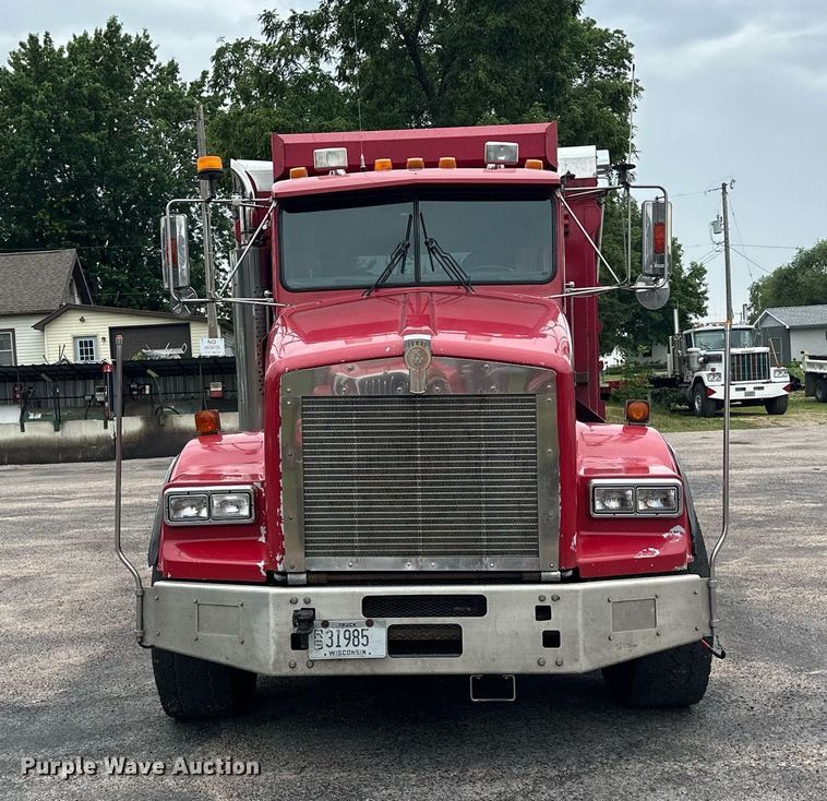 image for item AF9633 1996 Kenworth T800  dump truck