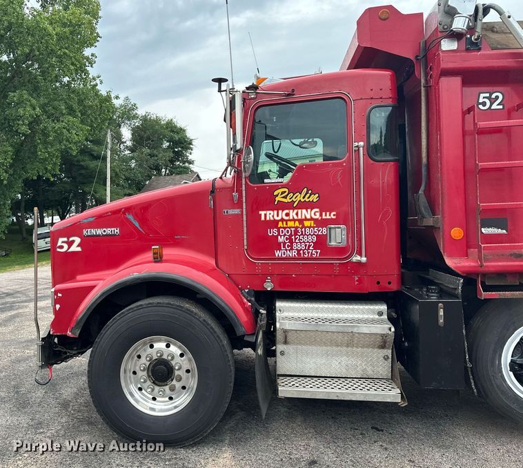 image for item AF9633 1996 Kenworth T800  dump truck