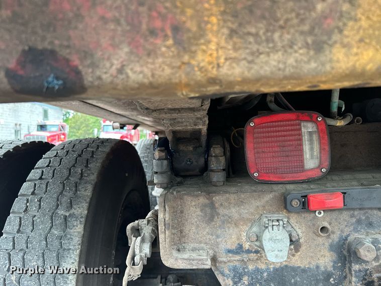 image for item AF9633 1996 Kenworth T800  dump truck