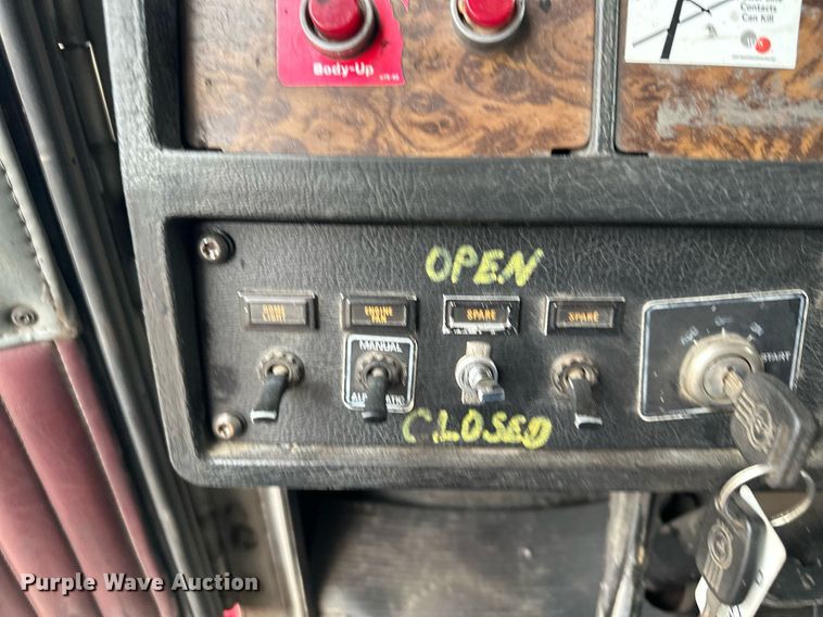 image for item AF9633 1996 Kenworth T800  dump truck