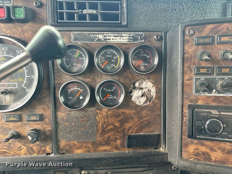 image for item AF9633 1996 Kenworth T800  dump truck