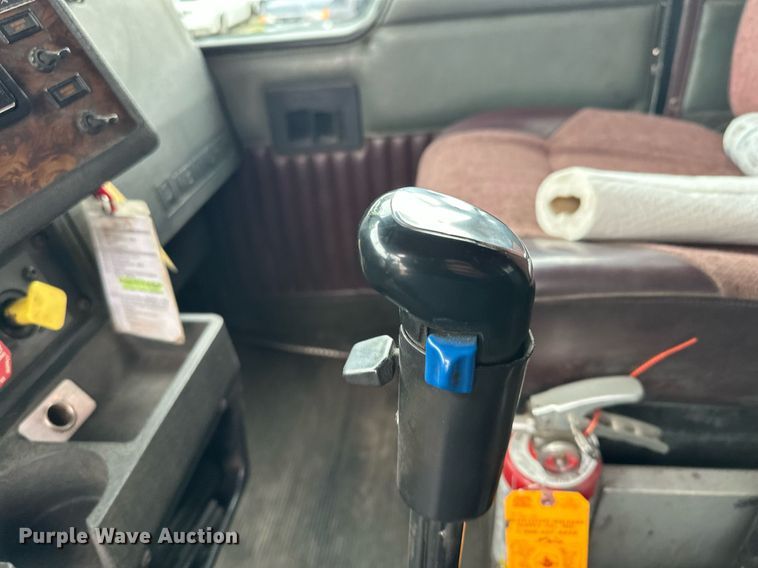 image for item AF9633 1996 Kenworth T800  dump truck