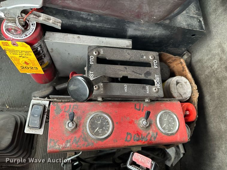 image for item AF9633 1996 Kenworth T800  dump truck