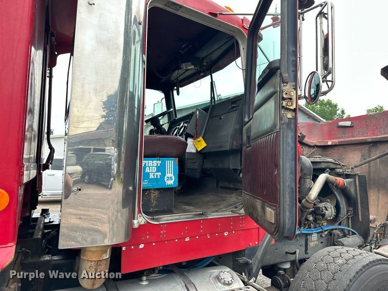 image for item AF9633 1996 Kenworth T800  dump truck