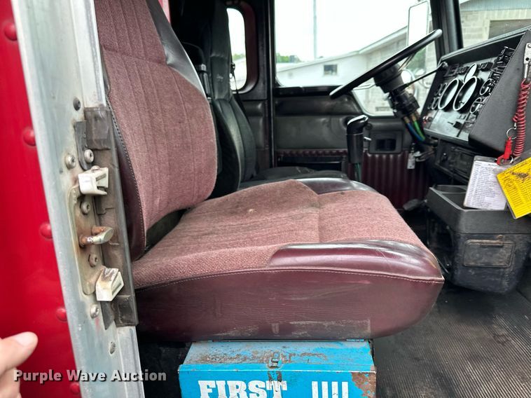 image for item AF9633 1996 Kenworth T800  dump truck