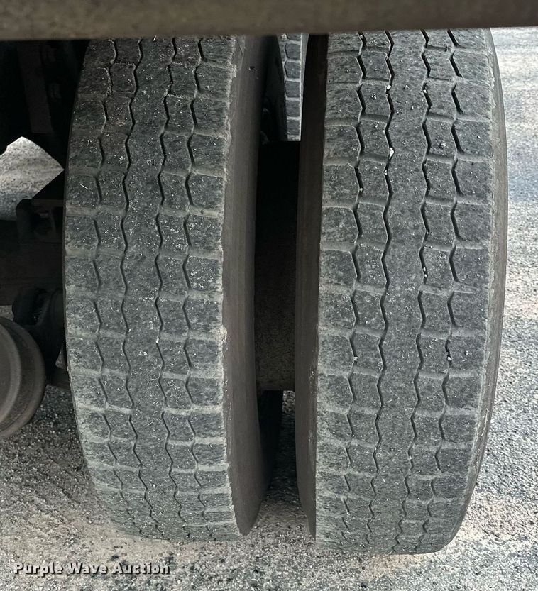 image for item AF9633 1996 Kenworth T800  dump truck