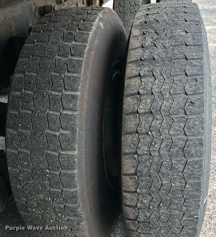 image for item AF9633 1996 Kenworth T800  dump truck