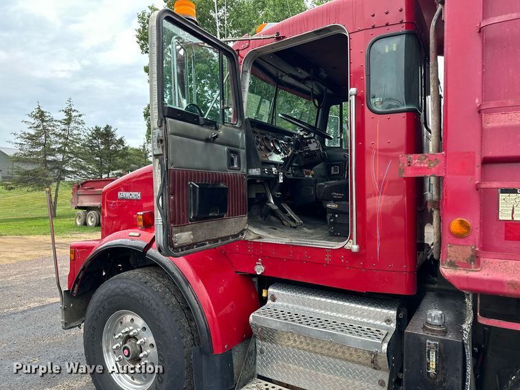 image for item AF9634 1994 Kenworth T800  dump truck