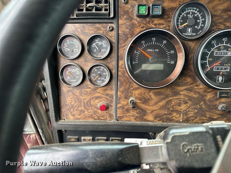 image for item AF9634 1994 Kenworth T800  dump truck