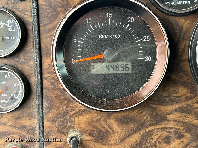 image for item AF9634 1994 Kenworth T800  dump truck