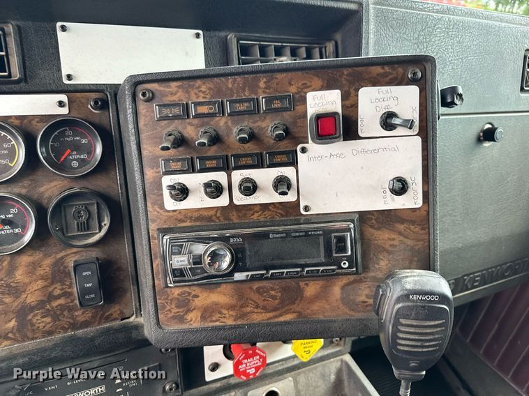 image for item AF9634 1994 Kenworth T800  dump truck