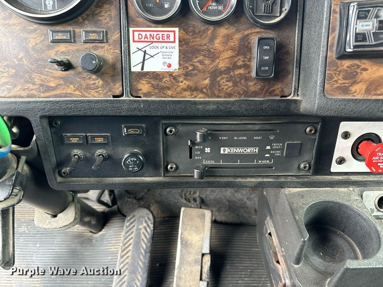 image for item AF9634 1994 Kenworth T800  dump truck