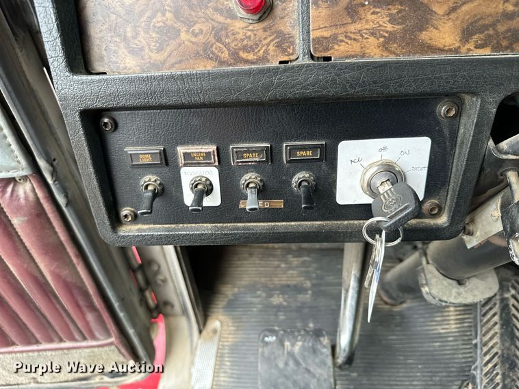 image for item AF9634 1994 Kenworth T800  dump truck