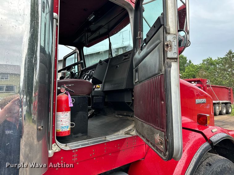 image for item AF9634 1994 Kenworth T800  dump truck