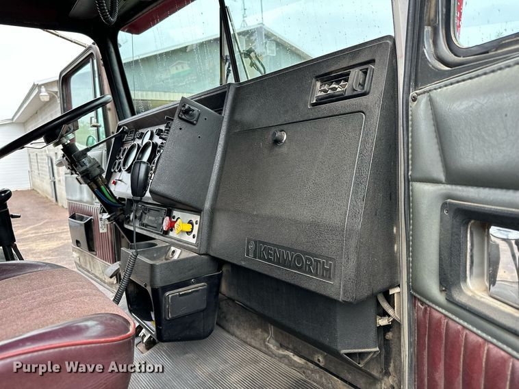 image for item AF9634 1994 Kenworth T800  dump truck