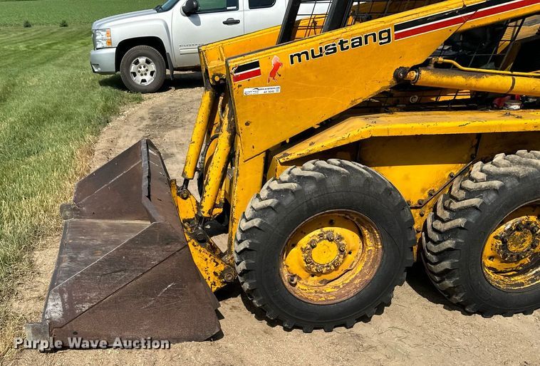 image for item AF9640 1977 Owatonna Mustang 440  skid steer loader