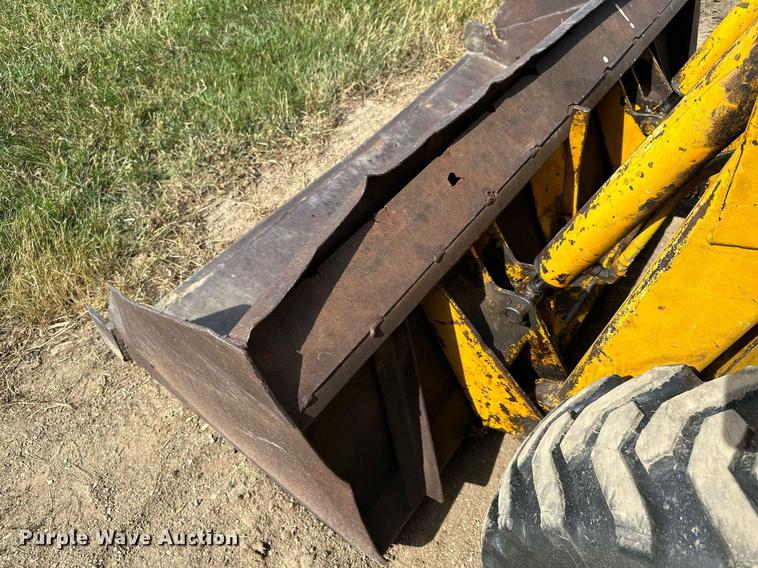 image for item AF9640 1977 Owatonna Mustang 440  skid steer loader
