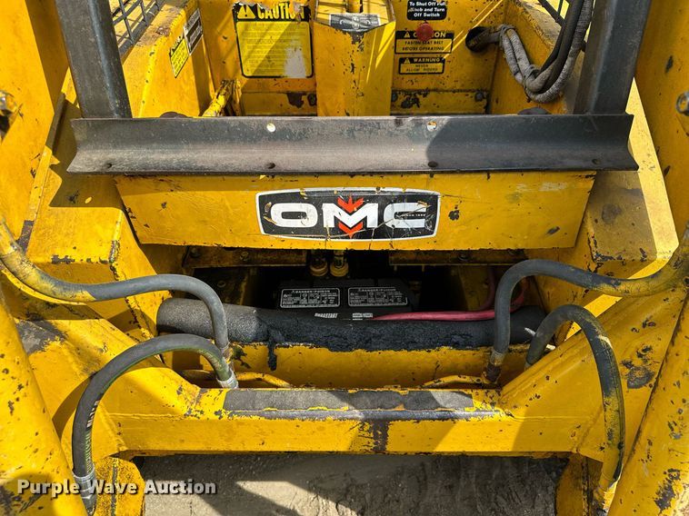 image for item AF9640 1977 Owatonna Mustang 440  skid steer loader