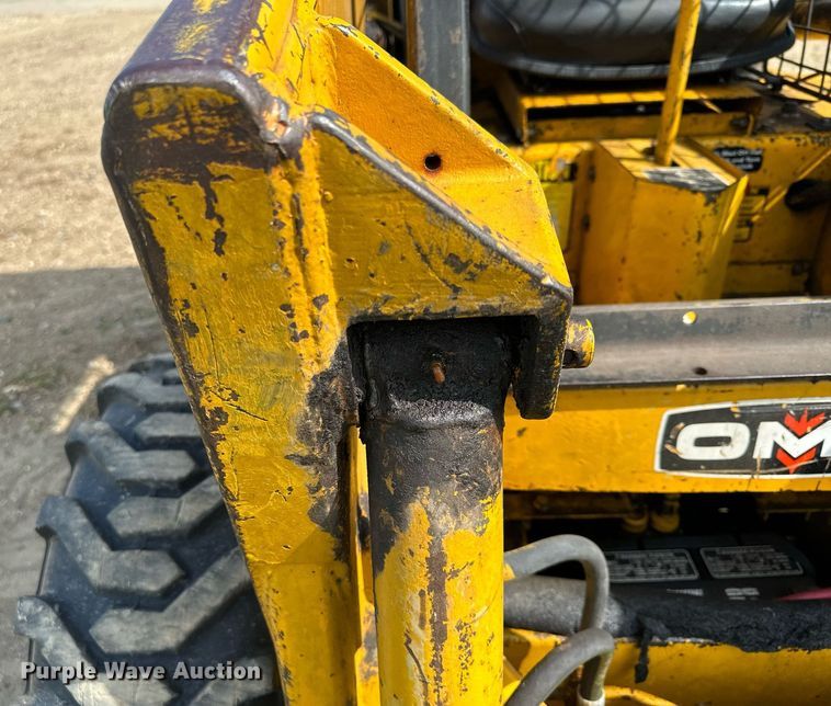 image for item AF9640 1977 Owatonna Mustang 440  skid steer loader