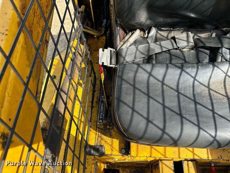 image for item AF9640 1977 Owatonna Mustang 440  skid steer loader