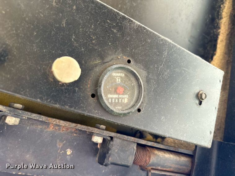 image for item AF9640 1977 Owatonna Mustang 440  skid steer loader