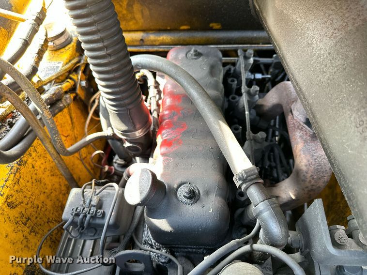 image for item AF9640 1977 Owatonna Mustang 440  skid steer loader