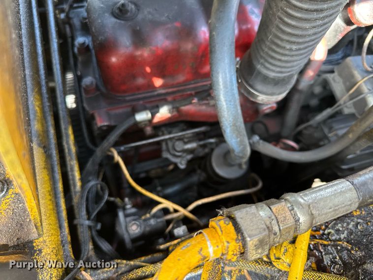 image for item AF9640 1977 Owatonna Mustang 440  skid steer loader